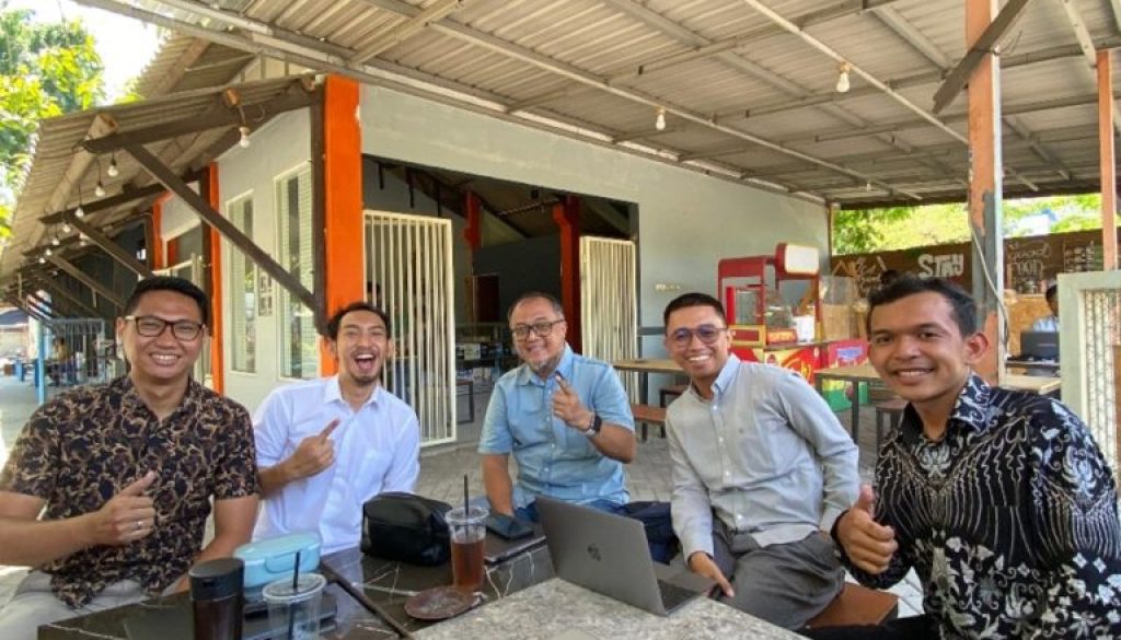 Dosen Stikosa-AWS Raih Hibah Pengabdian dari DRTPM Kemendikbudristek Tahun 2025